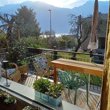 Oma Margareta Apartment Limone sul Garda Exteriör bild