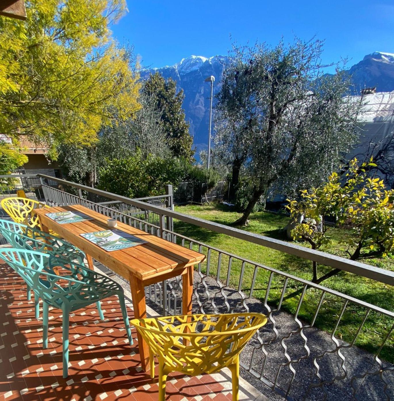 Oma Margareta Apartment Limone sul Garda Exteriör bild