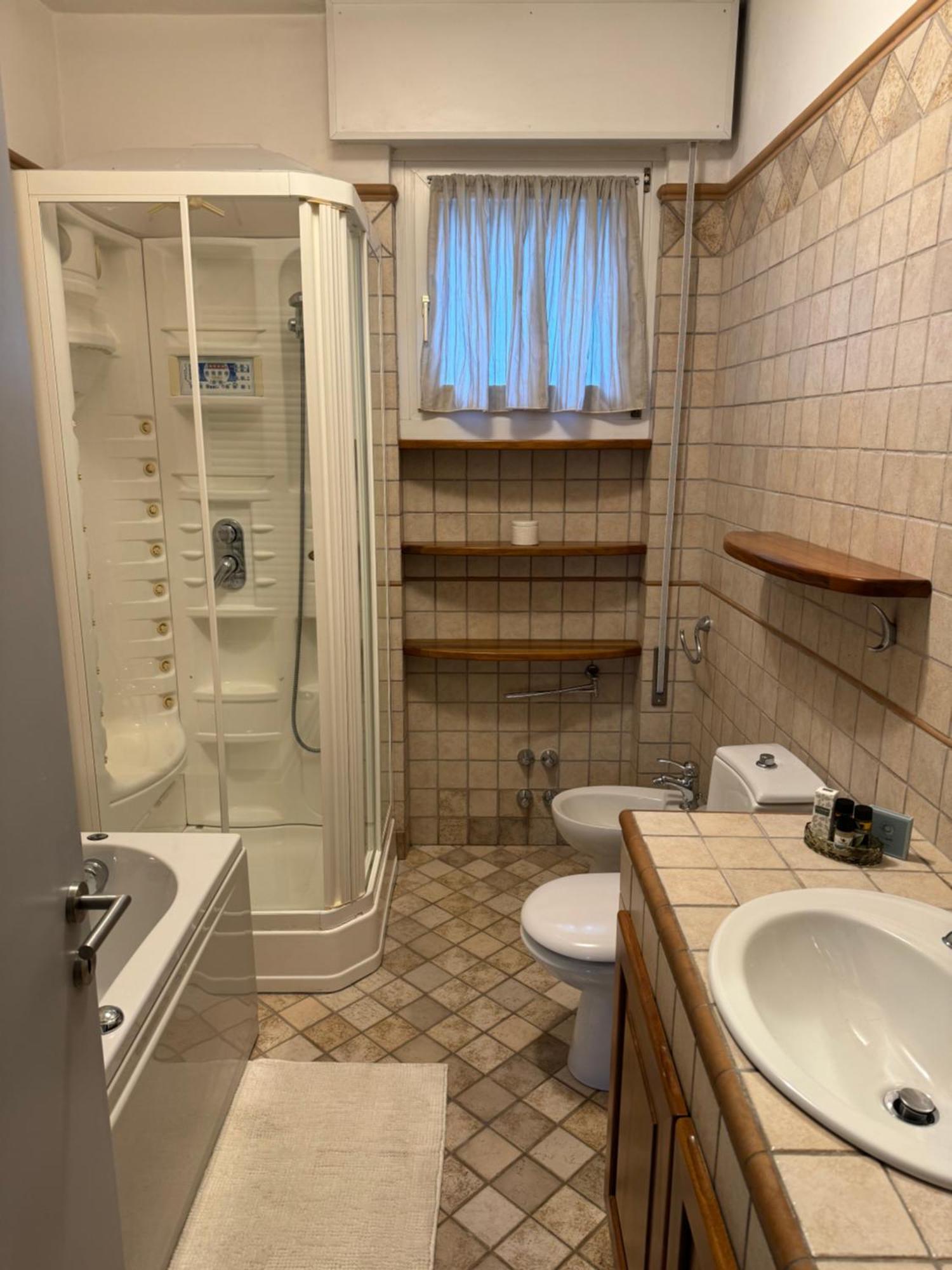 Oma Margareta Apartment Limone sul Garda Exteriör bild