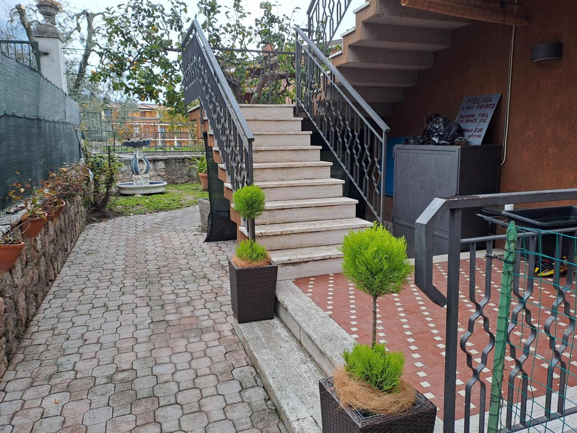 Oma Margareta Apartment Limone sul Garda Exteriör bild