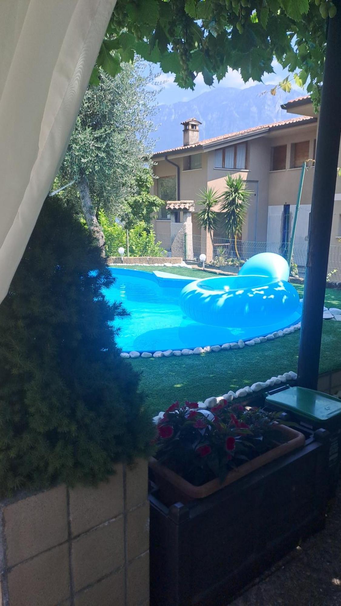 Oma Margareta Apartment Limone sul Garda Exteriör bild