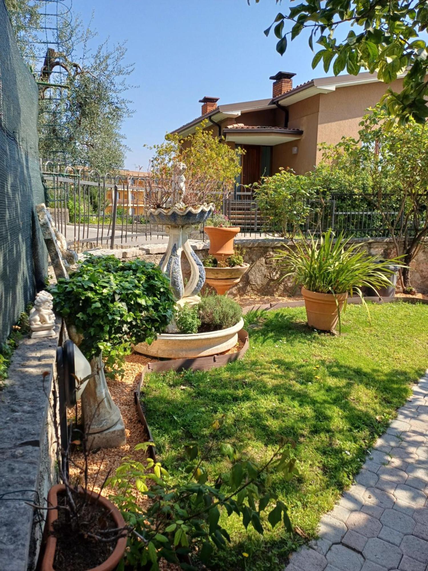 Oma Margareta Apartment Limone sul Garda Exteriör bild