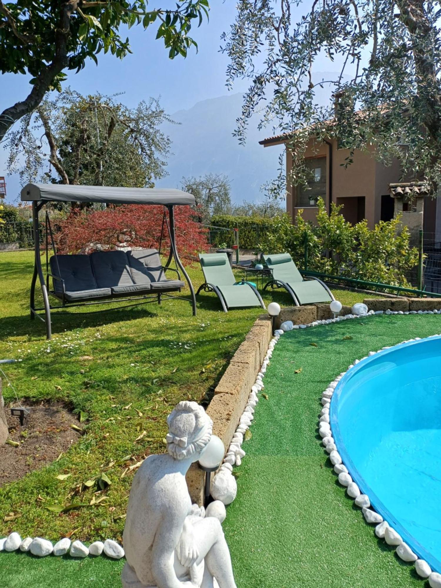 Oma Margareta Apartment Limone sul Garda Exteriör bild