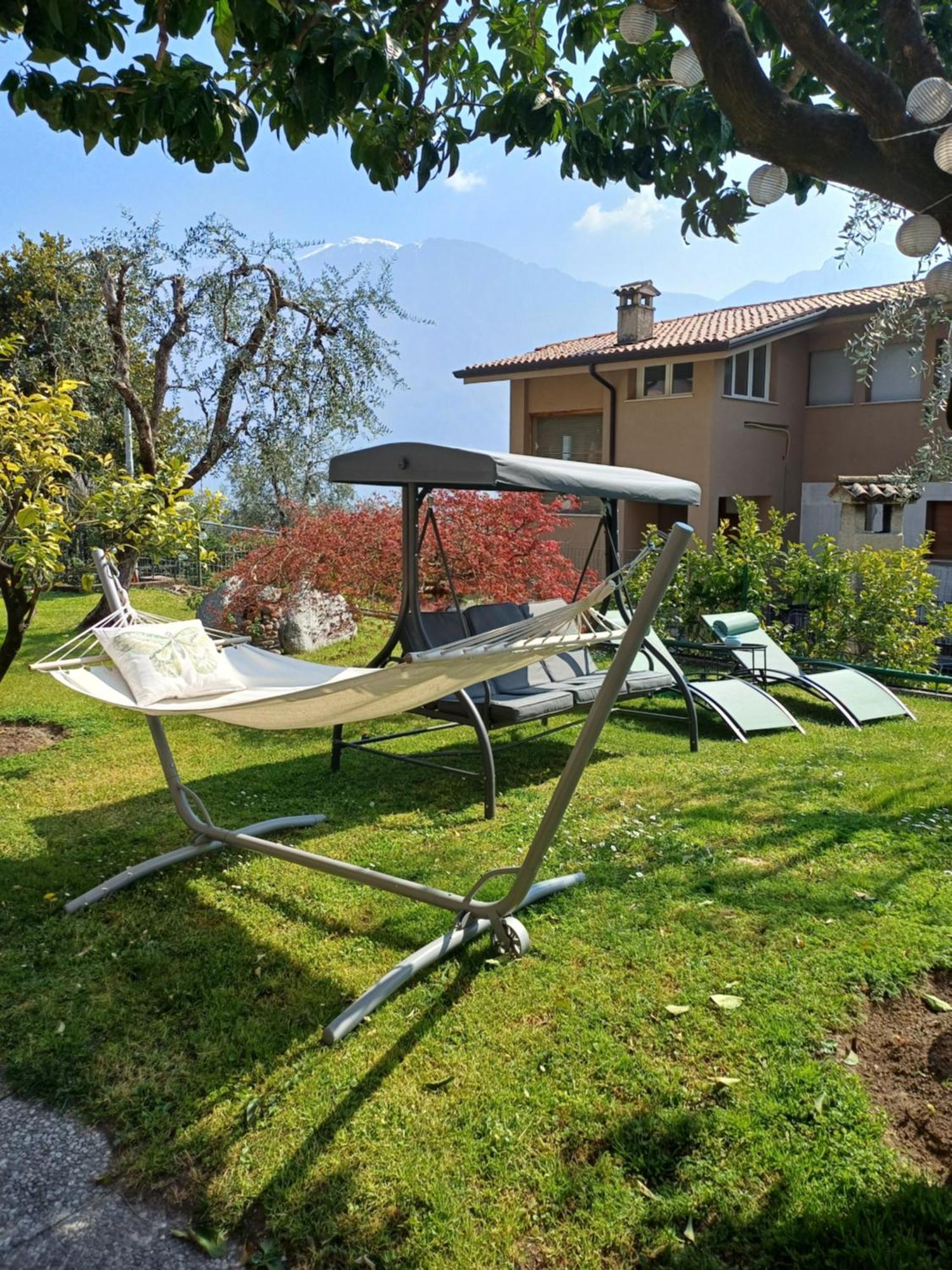 Oma Margareta Apartment Limone sul Garda Exteriör bild