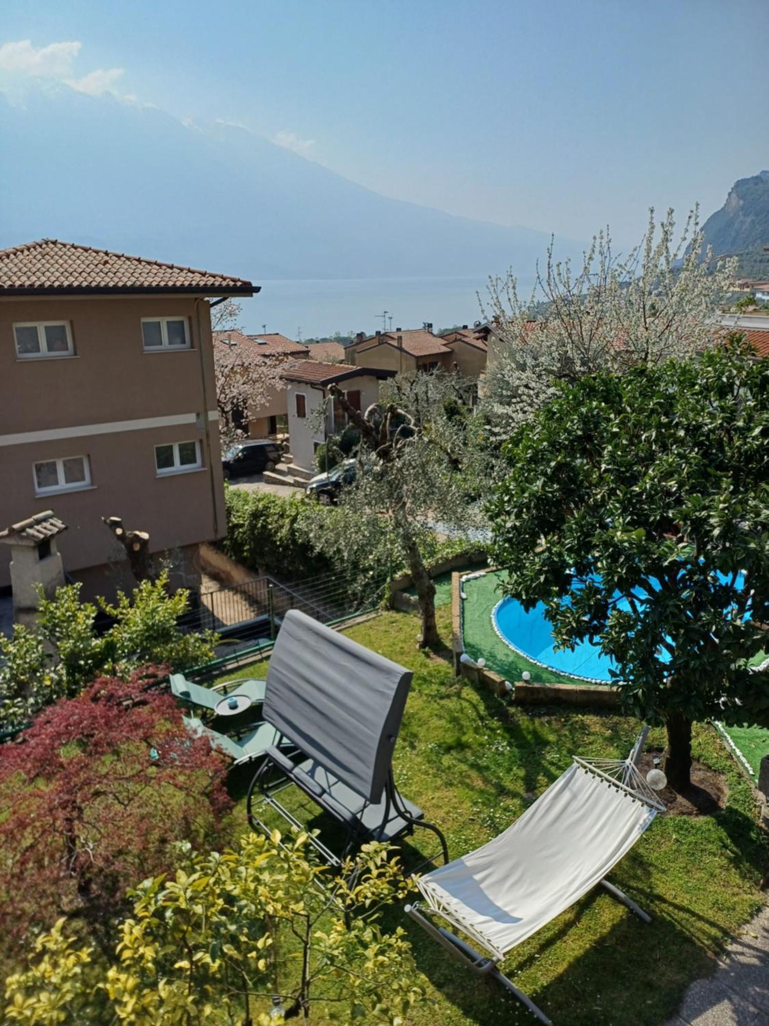 Oma Margareta Apartment Limone sul Garda Exteriör bild