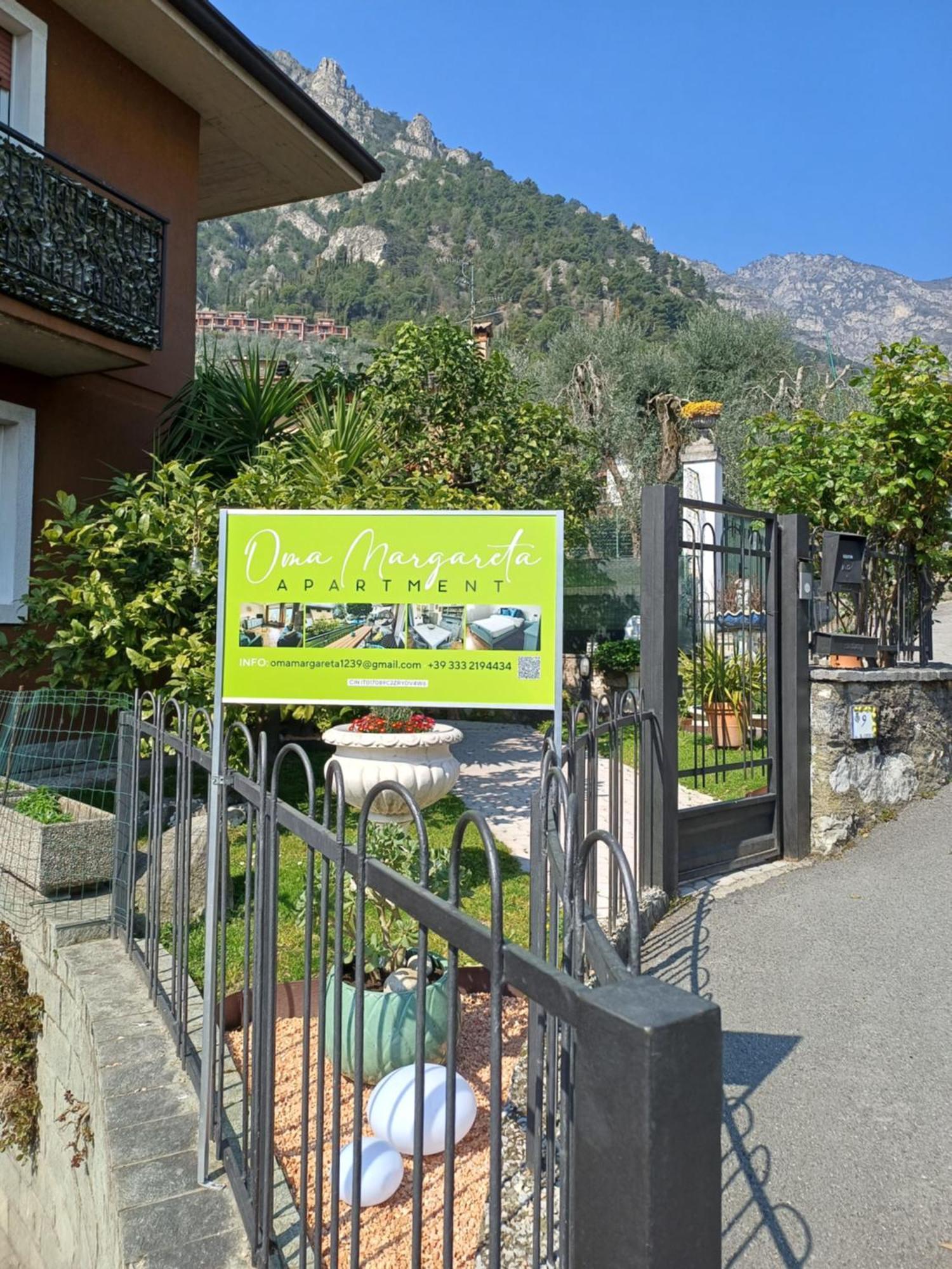 Oma Margareta Apartment Limone sul Garda Exteriör bild