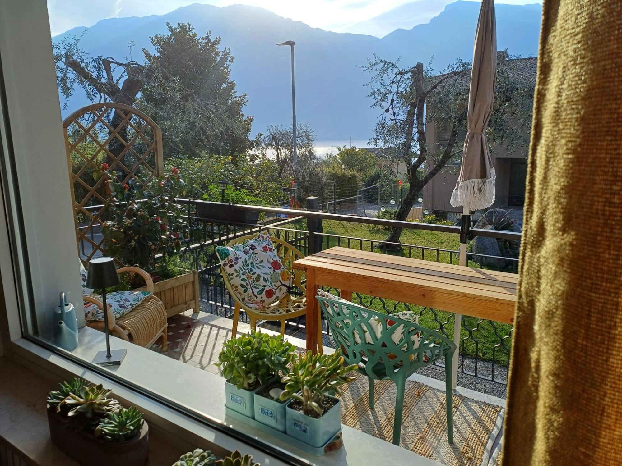 Oma Margareta Apartment Limone sul Garda Exteriör bild