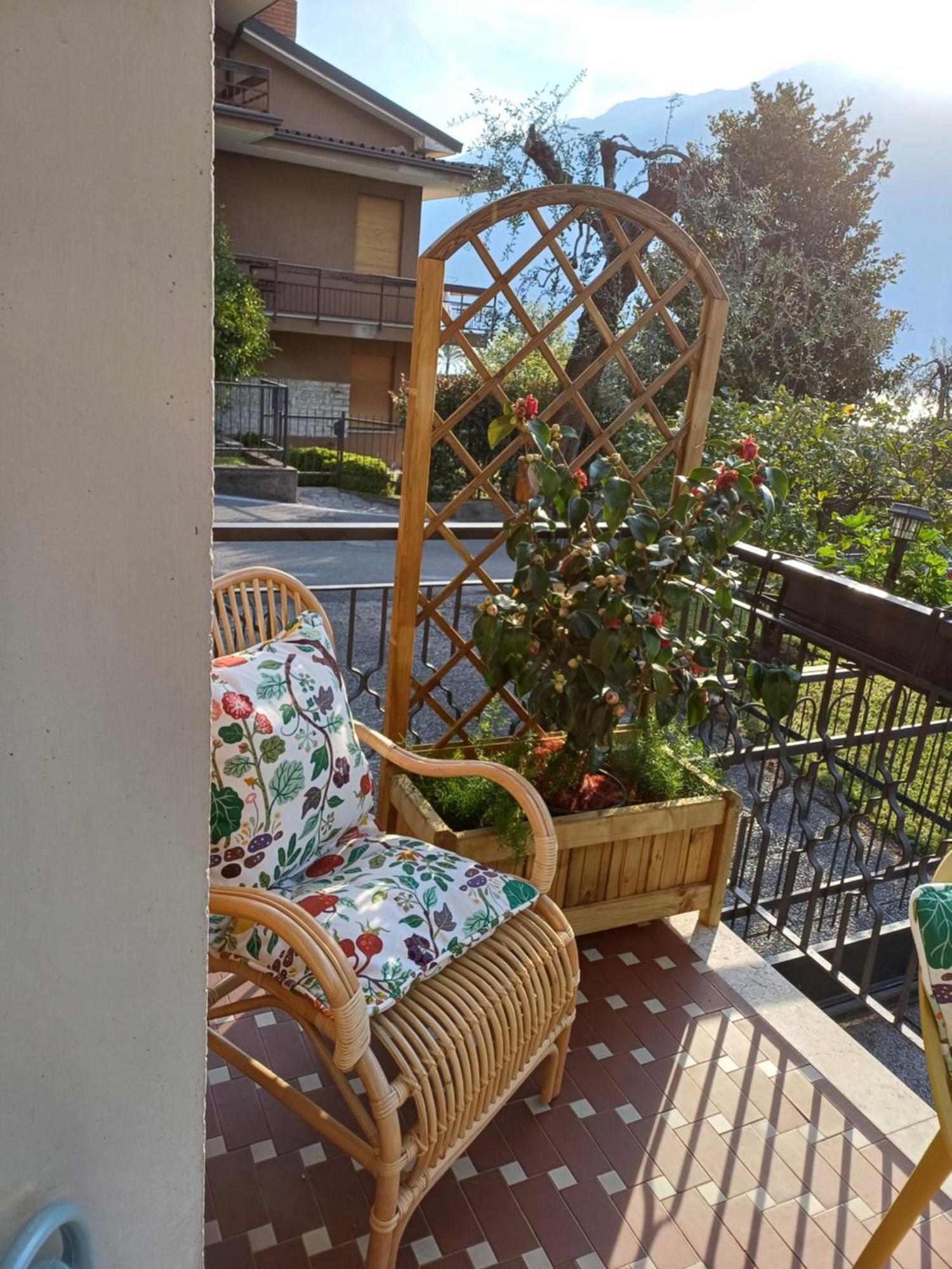 Oma Margareta Apartment Limone sul Garda Exteriör bild